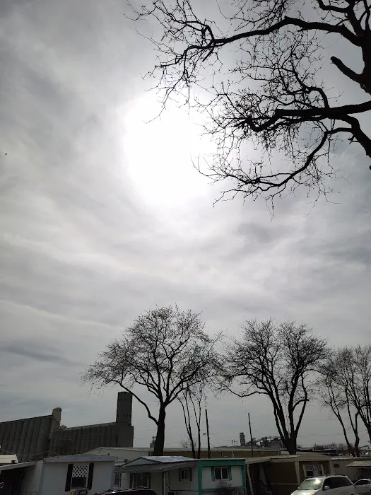 Maumee Mobile Home & RV Court Picture 2