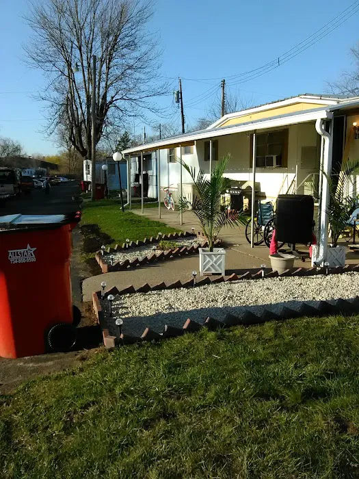 Freedom Mobile Home Park Picture 4