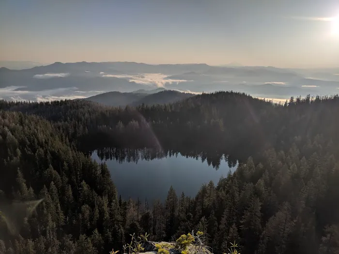 Twin Lakes Shelter Picture 9