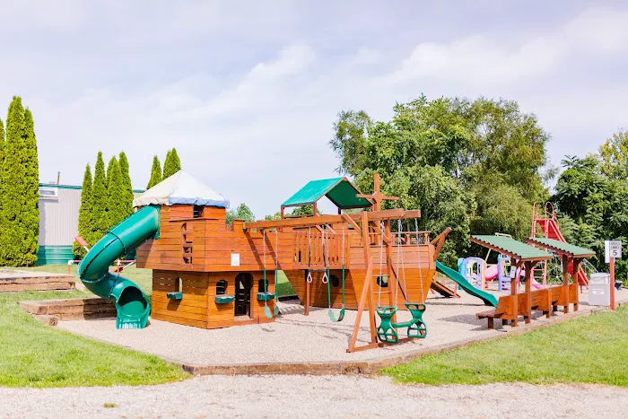 Wolfie's Family Campground and RV Resort Picture 3