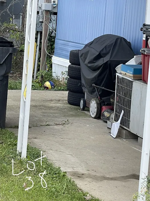 Northern Pines Mobile Home Park Picture 8