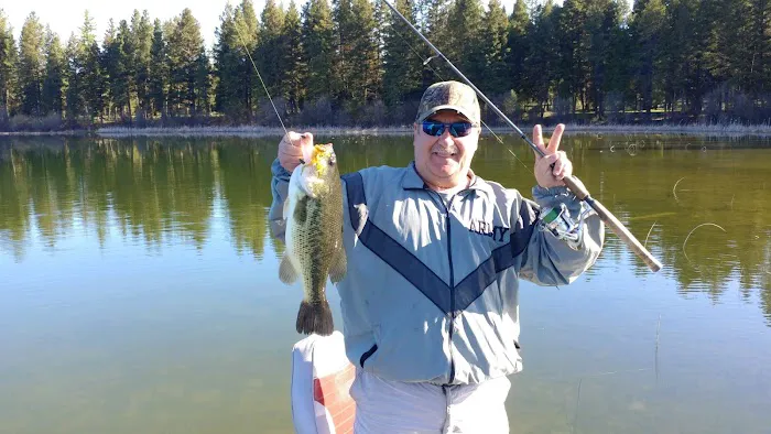 Upper Thompson Lake Campground Picture 5