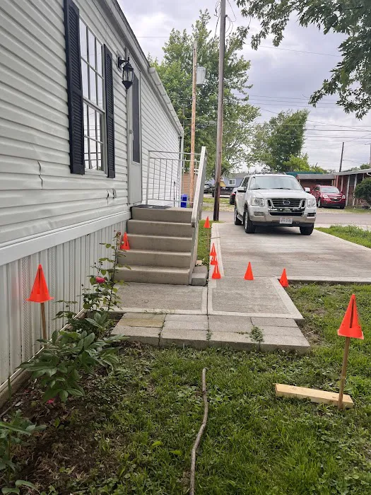 17th Ave Mobile Home Park Picture 1