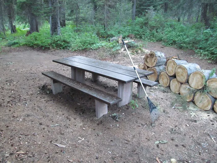 Mammoth Springs Campground Picture 6