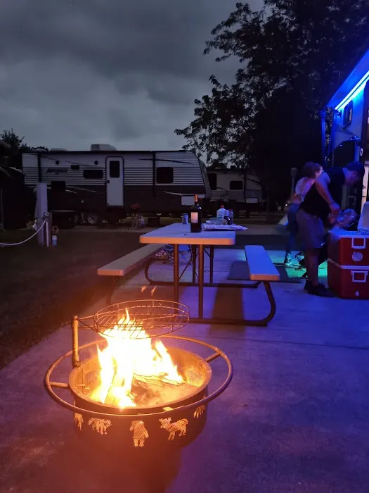 Williams RV Park & Boat Access Picture 1