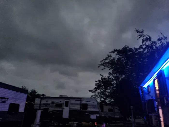 Williams RV Park & Boat Access Picture 3