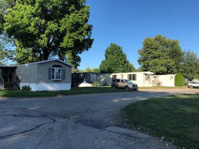 Green Meadows Mobile Home Park Picture 2