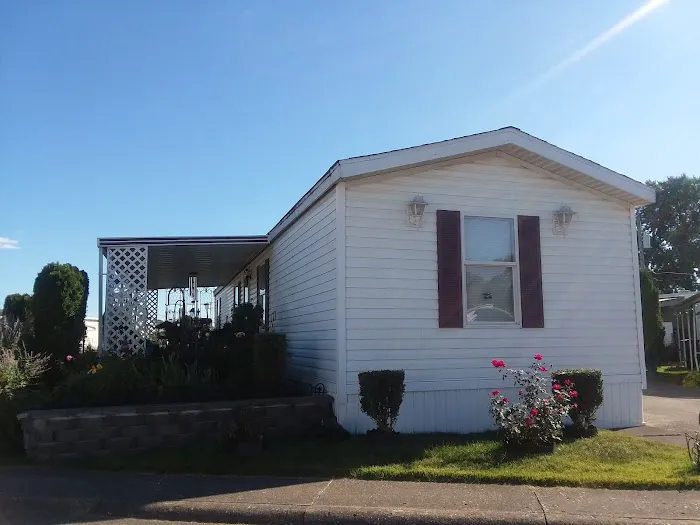 Scarlett Manor Picture 5