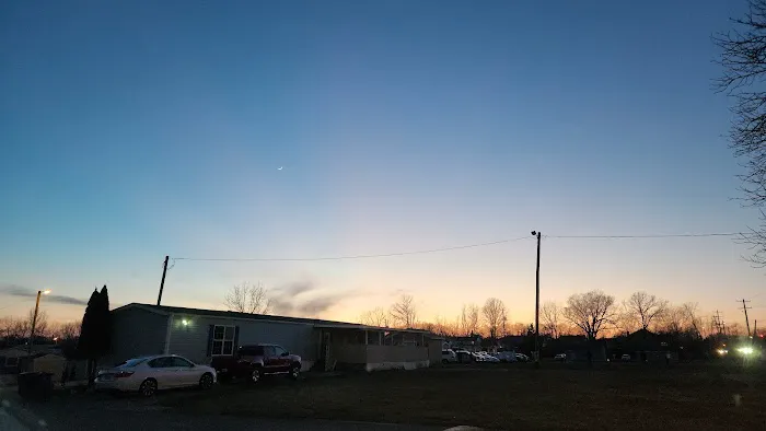 Dyer's Mobile Home Court Picture 2