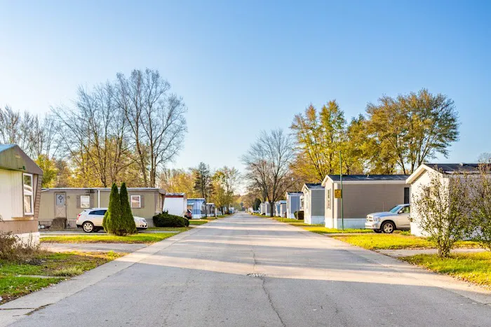 Royal Village Manufactured Home Community Picture 5