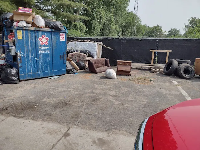 Royal Village Manufactured Home Community Picture 3