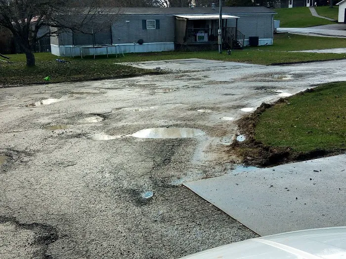 Deerfield Mobile Home Park Picture 10