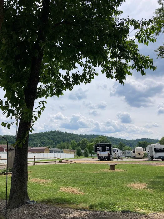 American Way RV Park Picture 9