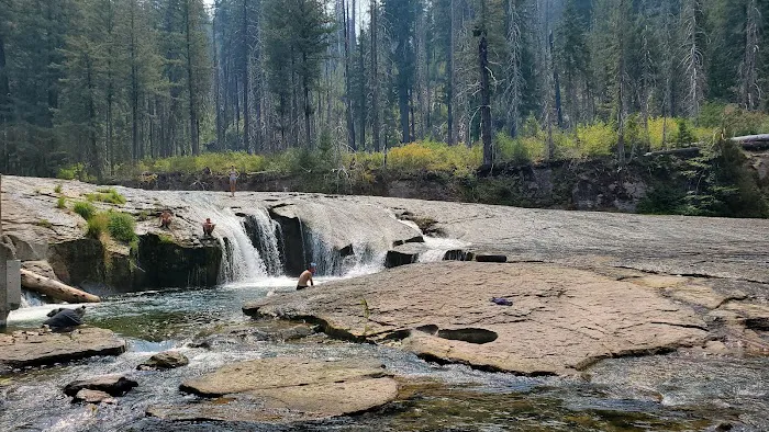 South Umpqua Falls Campground Picture 1