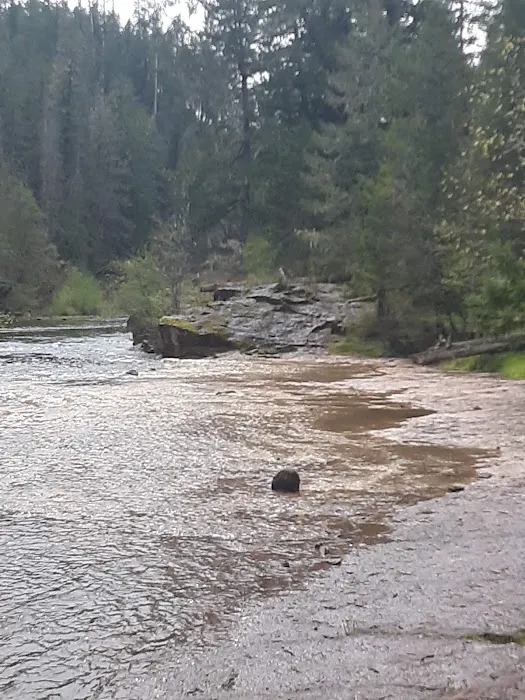 South Umpqua Falls Campground Picture 5