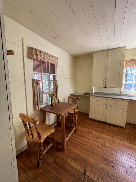 Whisky Camp Guard Station Picture 8