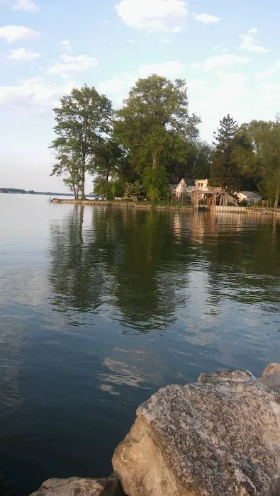 Fairlane Mobile Home Park Picture 2