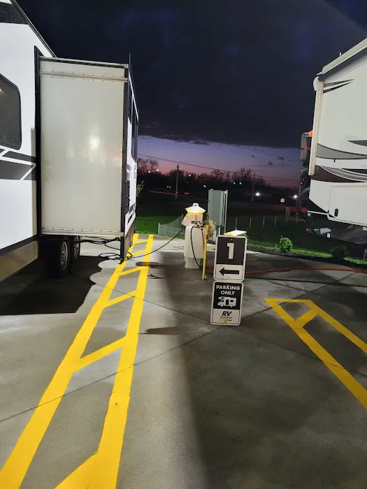 Love's RV Hookup Picture 4