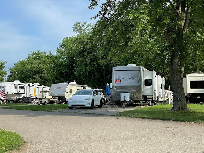 Tomorrow's Stars RV Resort Picture 10