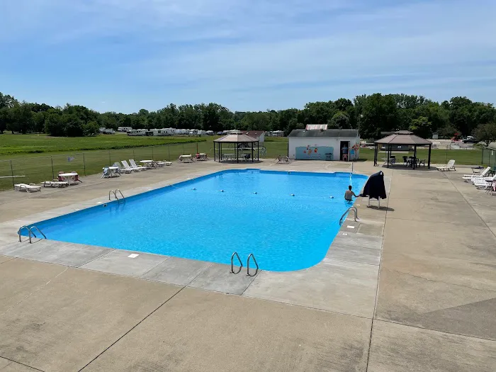 Tomorrow's Stars RV Resort Picture 3