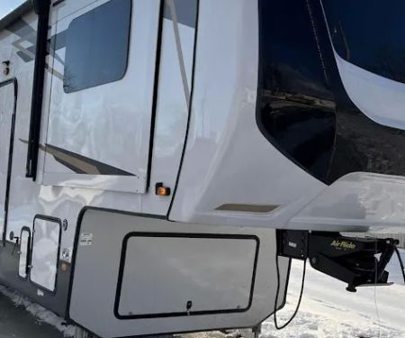 Mobile Living Estates, LLC