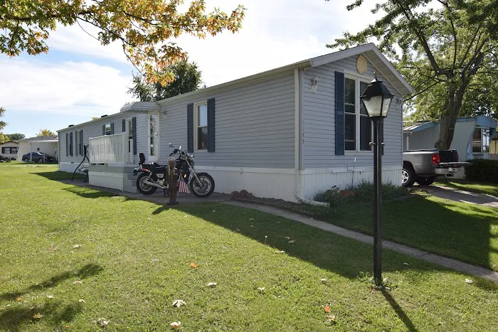 Crestwood Manufactured Home Community Picture 8