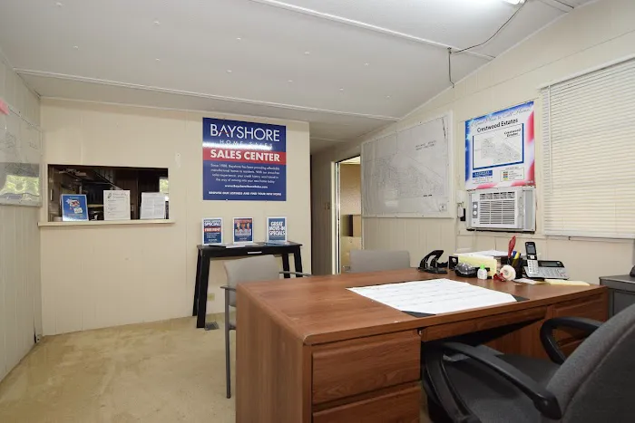 Crestwood Manufactured Home Community Picture 2