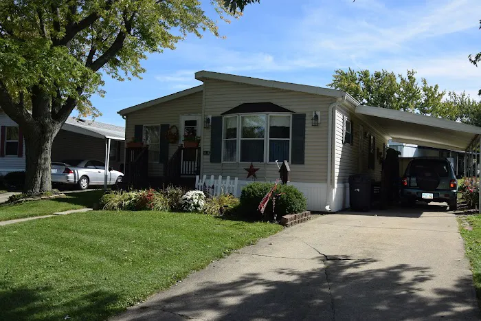 Crestwood Manufactured Home Community Picture 5