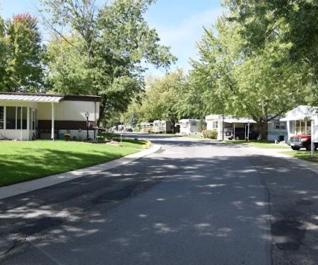 Crestwood Manufactured Home Community