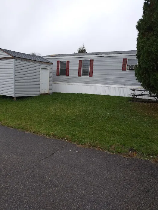 Oak Hills Mobile Home Park Picture 3