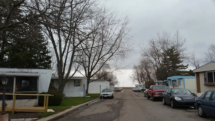 Star Mobile Court Picture 3