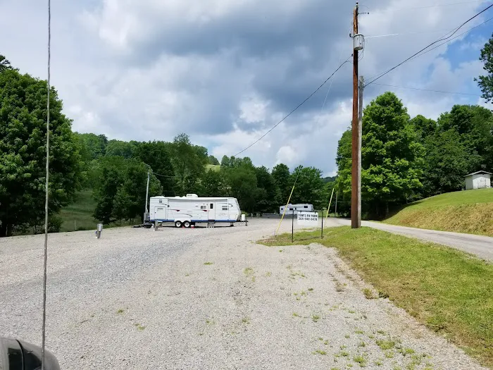 Tom's Buckhannon RV Park Picture 2
