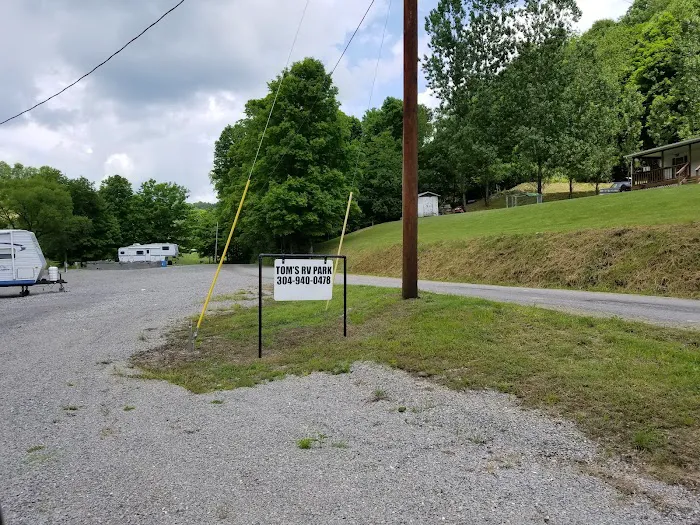 Tom's Buckhannon RV Park Picture 1