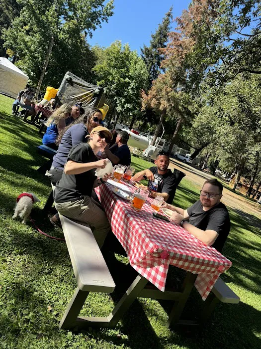 Sunny Valley Campground Picture 7