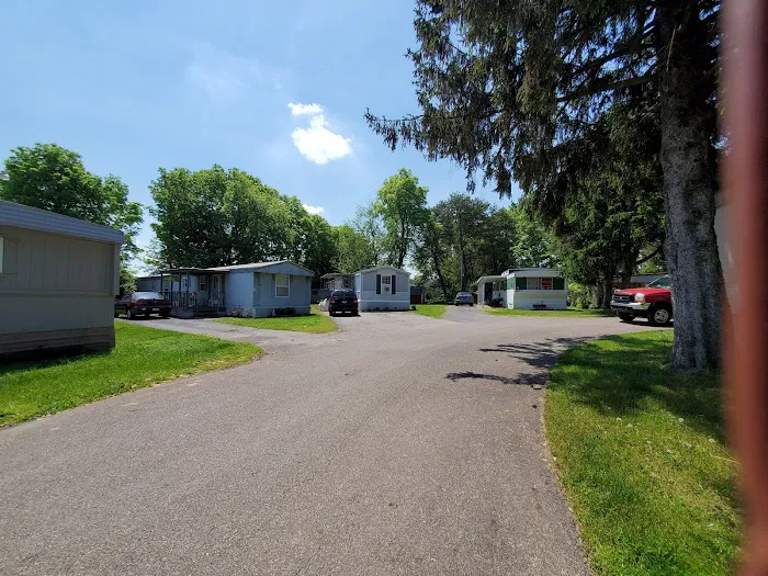The Pines Mobile Home Park Picture 3