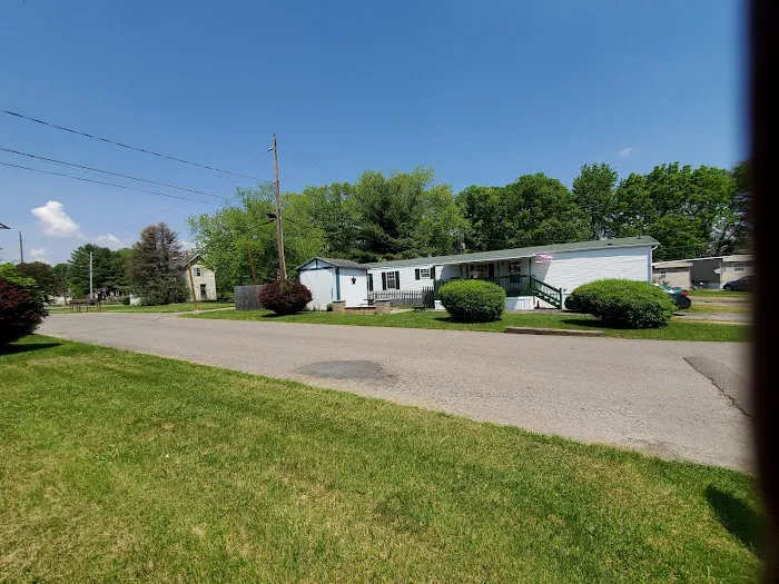 The Pines Mobile Home Park Picture 4