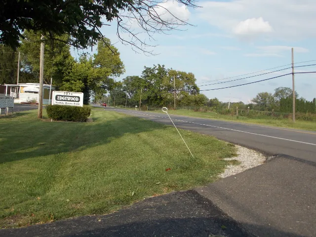 Edgewood mobile home park Picture 4