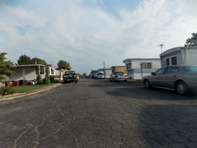 Edgewood mobile home park Picture 2