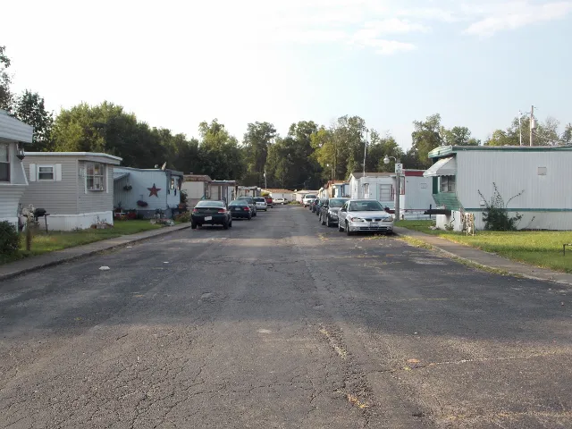 Edgewood mobile home park Picture 6