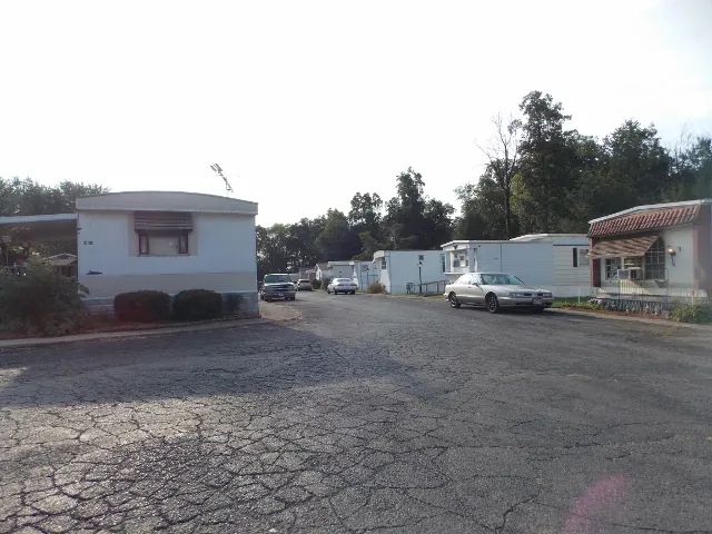 Edgewood mobile home park Picture 7