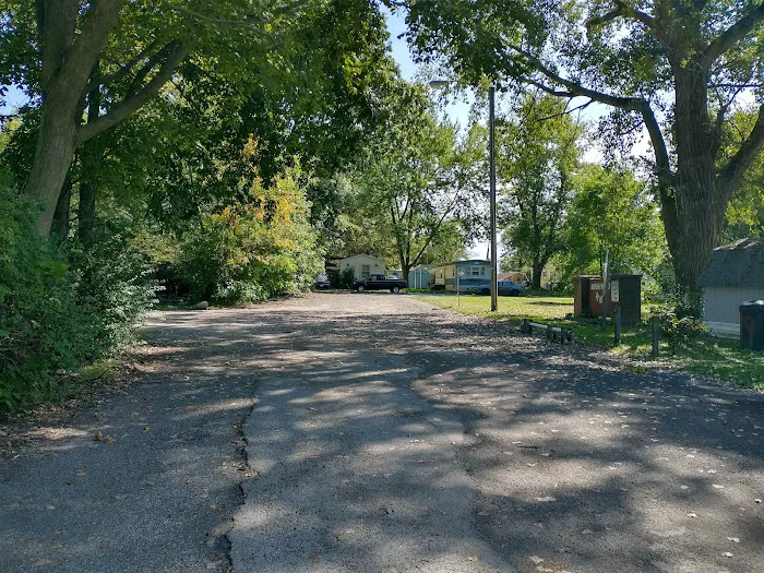 Rosewood Mobile Home Park Picture 3