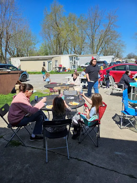 Colonial Estates Mobile Home Park Picture 3