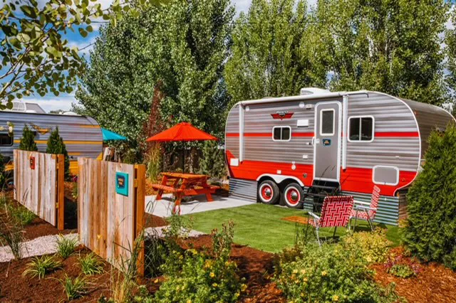 Urban Woods Camp Picture 4