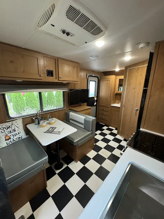 Urban Woods Camp Picture 9