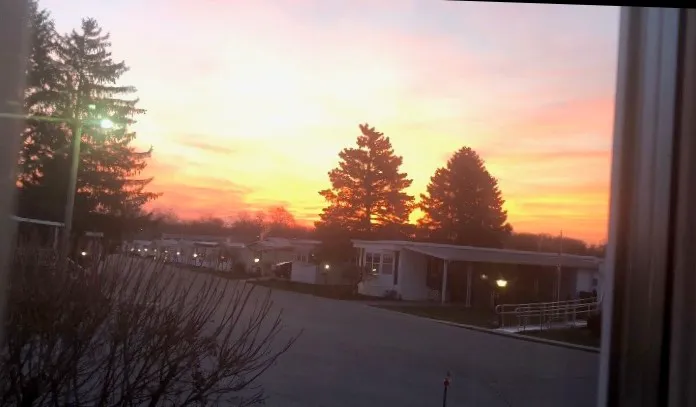 Red Oak Mobile Home Park Picture 4