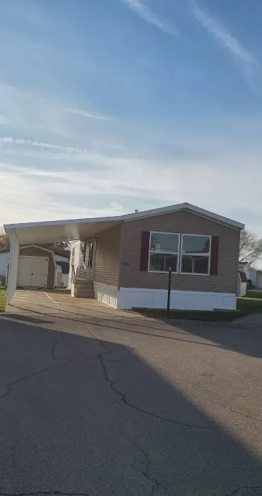 Red Oak Mobile Home Park Picture 6