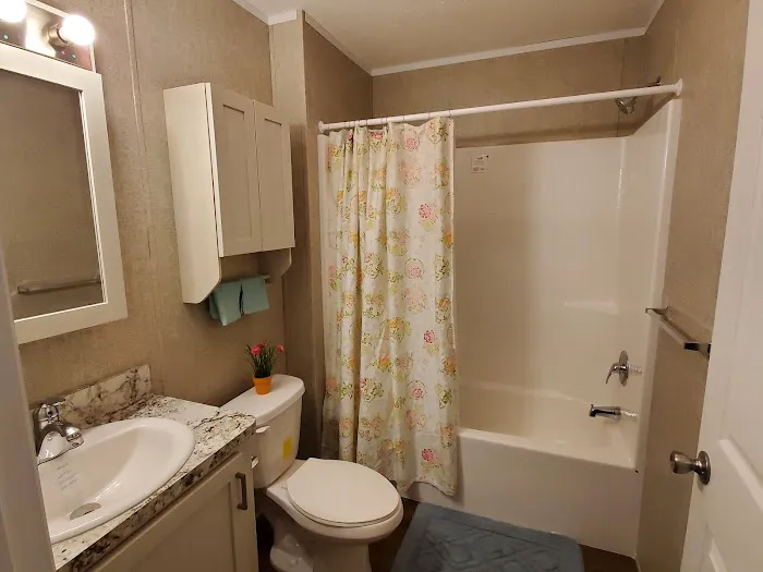 Red Oak Mobile Home Park Picture 2