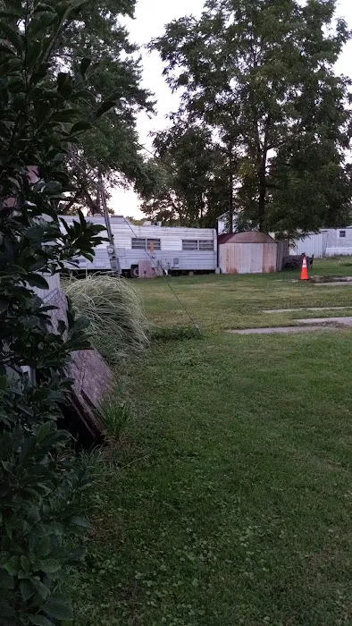 Huber Mobile Home and RV Park Picture 3