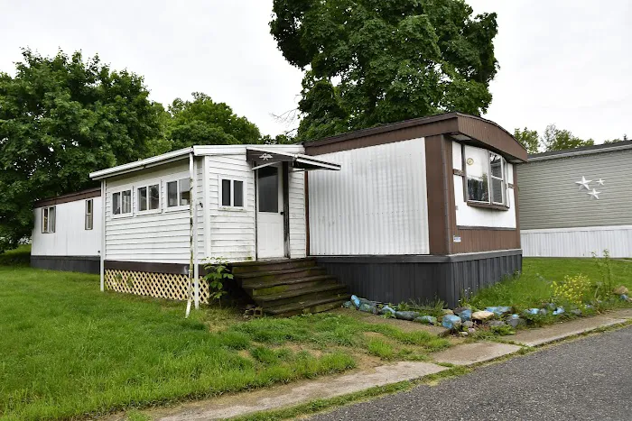 Hillsdale Mobile Village Picture 7