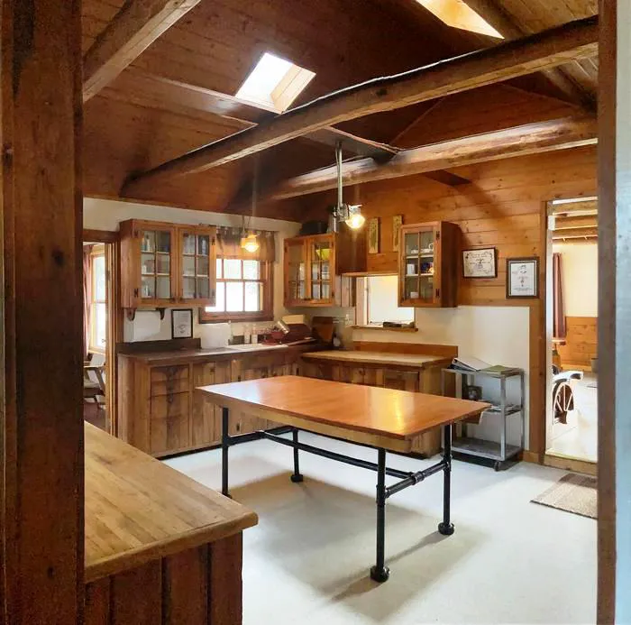 Ben Rover Cabin Picture 3